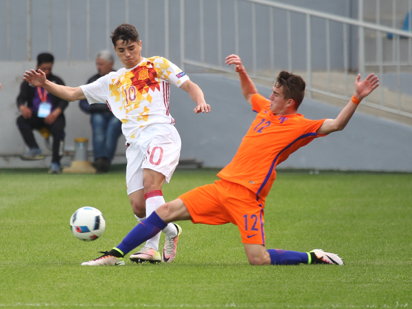 UEFA U-17 AÇ: Hollandiya - Ispaniya  0:2 (fotoreportaj)