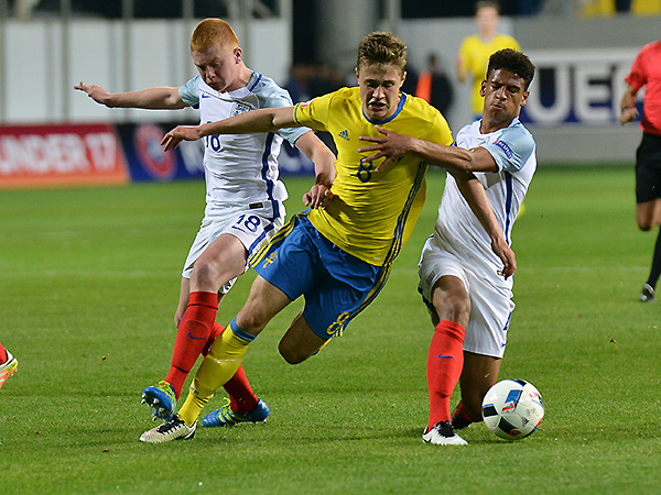 UEFA U-17 AÇ: İngiltərə - İsveç 1:2 (fotoreportaj)