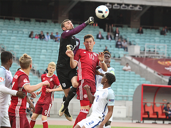 UEFA U-17 Championship: Denmark - England 1:3 (photos)