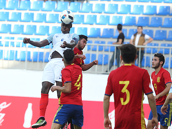 UEFA U-17 AÇ: 1/4 final, İspaniya - İngiltərə 1:0 (fotoreportaj)
