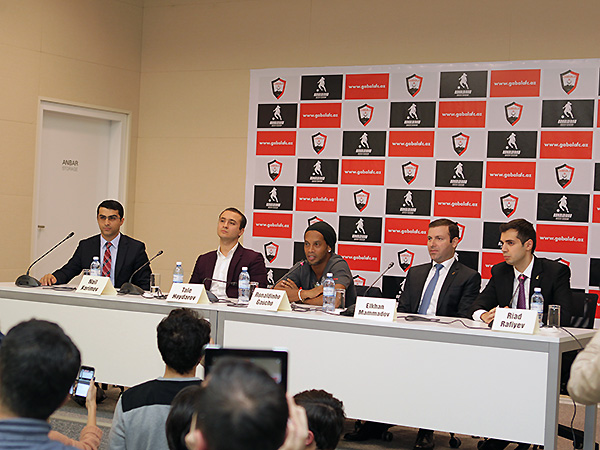Press conference with Ronaldinho was held at BOS (photos)