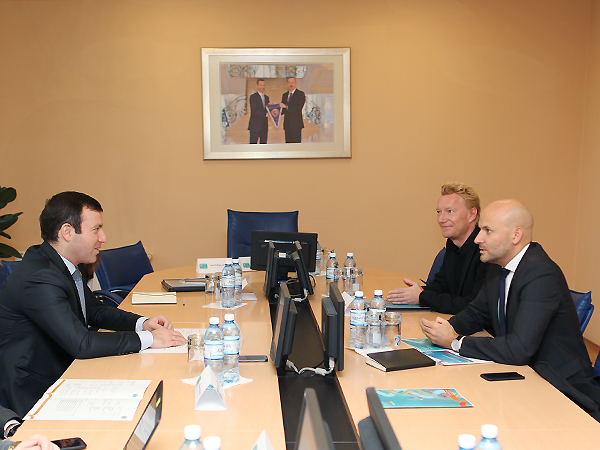 Meeting with UEFA representatives (photos)