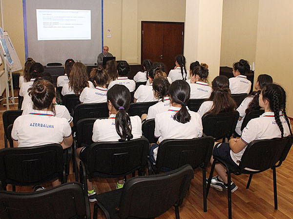 Workshop held for the national team members (photos)