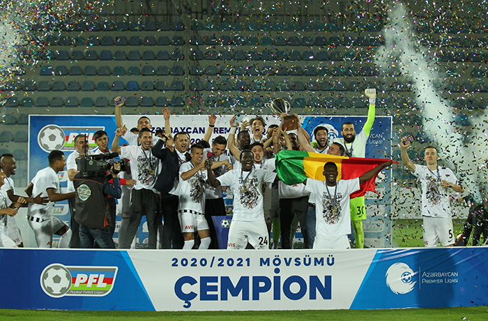 Mükafatlar təqdim olunub (fotoreportaj)}