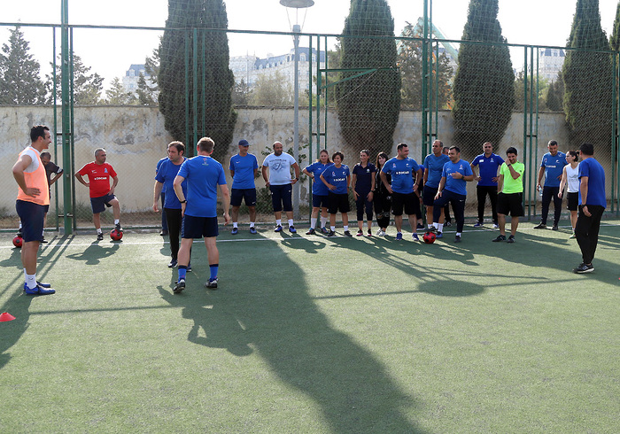 Kütləvi futbol təlimatçıları üçün seminar (fotoreportaj)