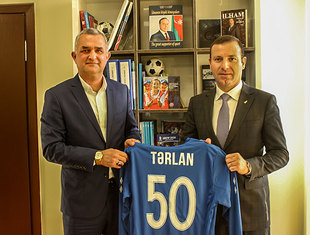 Tərlan Əhmədova yubiley təbriki (foto)