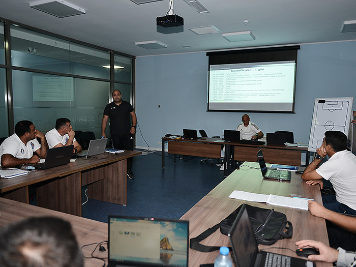 The UEFA B License course for goalkeeper coaches (photos)