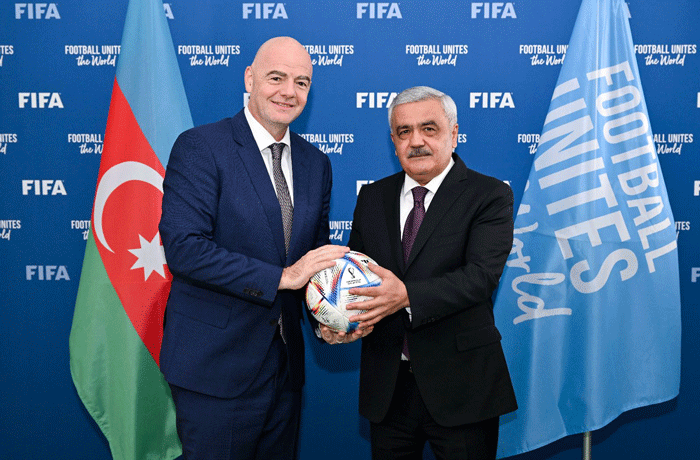 Rövnəq Abdullayev FIFA-nın prezidenti ilə görüşüb (fotolar)