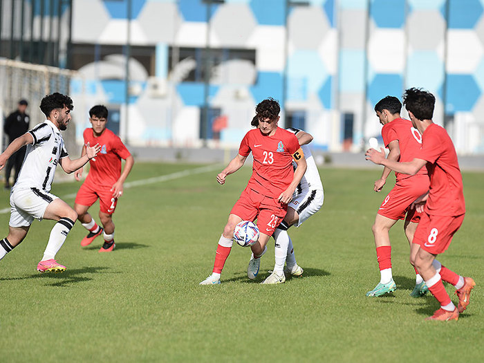 U-19 yoxlama görüşündə heç-heçə edib (fotoreportaj)
