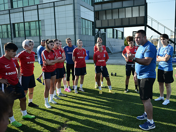 Millinin (Qadınlar) məşqi (fotoreportaj)