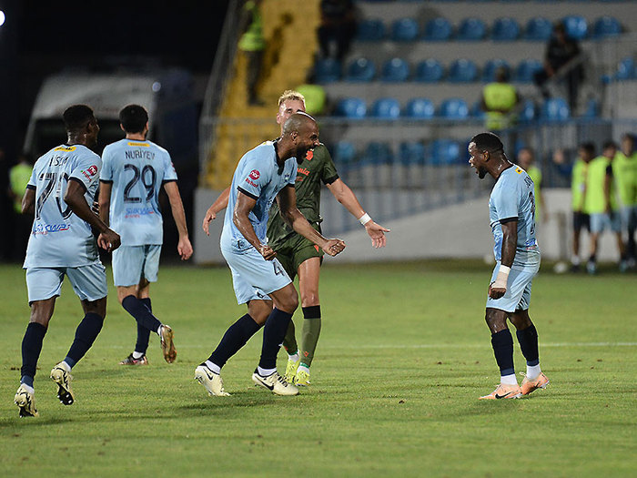 Konfrans Liqası: “Zirə” – “Dunayska Streda” (fotolar)