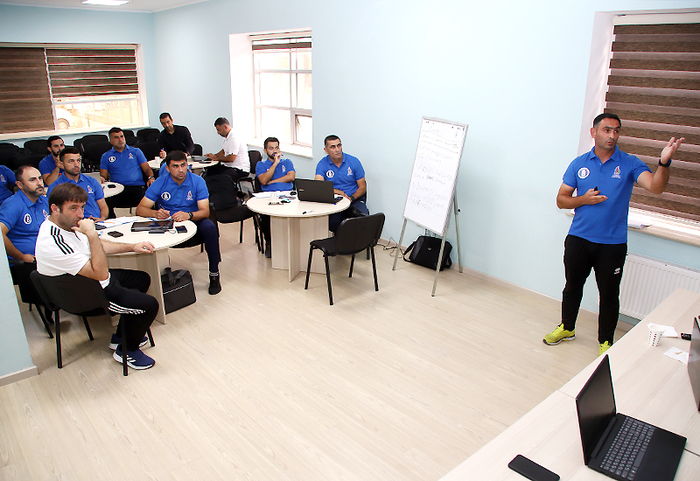 UEFA B kursu keçirilib (fotoreportaj)