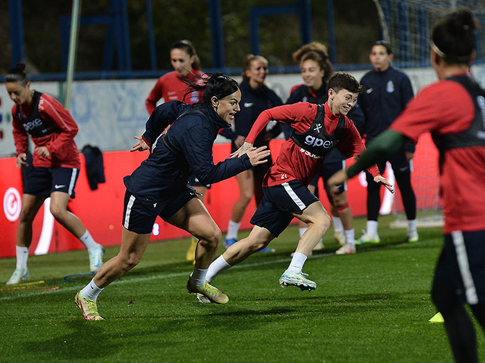 A millinin (Qadınlar) Portuqaliya ilə oyunöncəsi açıq məşqi (fotolar)