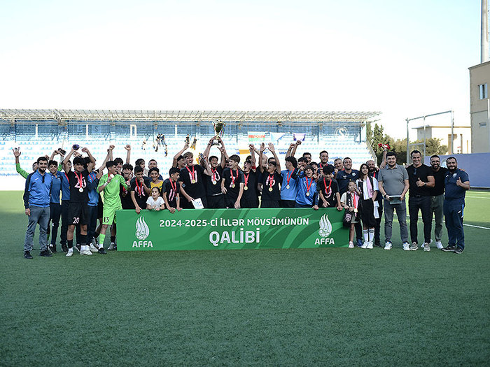 AFFA U-15 Liqasının qalibləri mükafatlandırıldı (fotoreportaj)