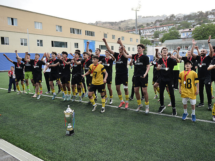 AFFA U-16 Liqasının qalibləri mükafatlandırıldı (fotoreportaj)