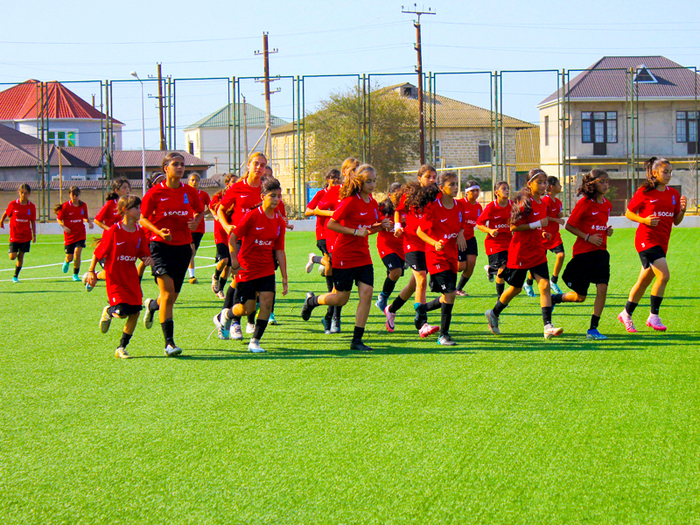 U-15-in (Qadınlar) məşqi (fotoreportaj)}