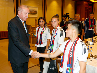 Millimizin futbolçuları Türkiyə Prezidenti ilə görüşüblər (fotolar)