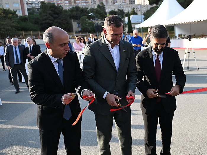 A football pitch was inaugurated at a secondary school within the FIFA Arena Project (photos)