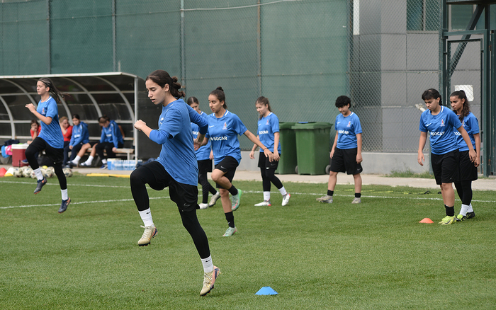 U-17-nin (Qadınlar) məşqi (fotolar)