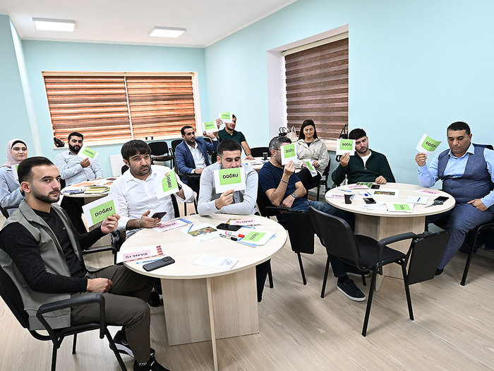 “Futbolda Uşaqların Hüquqlarının Qorunması” mövzusunda seminar (fotolar)}
