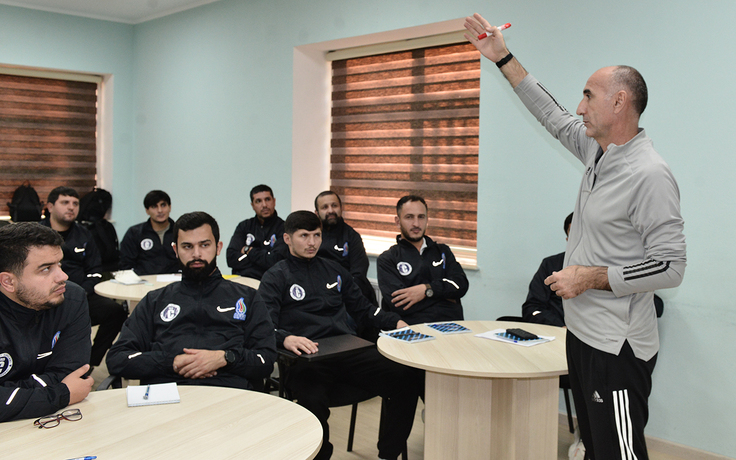 UEFA C kursu keçirilir (fotolar)}