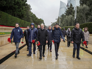 AFFA rəhbərliyi Şəhidlər Xiyabanını ziyarət edib (fotolar)