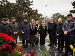 AFFA rəhbərliyi Anatoli Banişevskinin məzarını ziyarət edib (fotolar)