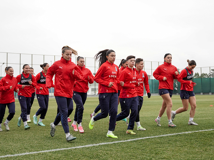 A millinin (Qadınlar) məşqi (fotoreportaj)}