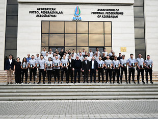 AFFA-da FIFA referiləri üçün vəsiqə və döş nişanlarının təqdimat mərasimi keçirilib (fotolar)