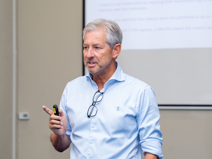 Frank De Bleecker is appointed for the match Barcelona vs Newcastle