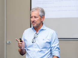 Frank De Bleecker is appointed for the match Barcelona vs Newcastle