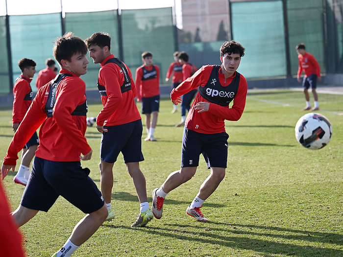 U-17-nin məşqi (fotoreportaj)}