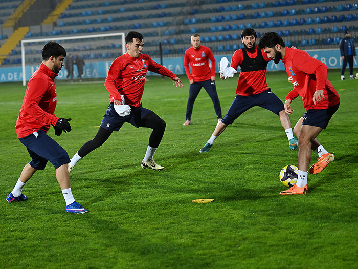 A millinin Sent Lüsiya ilə oyunöncəsi açıq məşqi (fotoreportaj)}