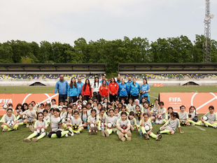 Lənkəranda qızlar üçün futbol festivalı keçirilib (fotolar)