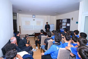 Futbol klublarında maarifləndirici sessiyalar davam edir