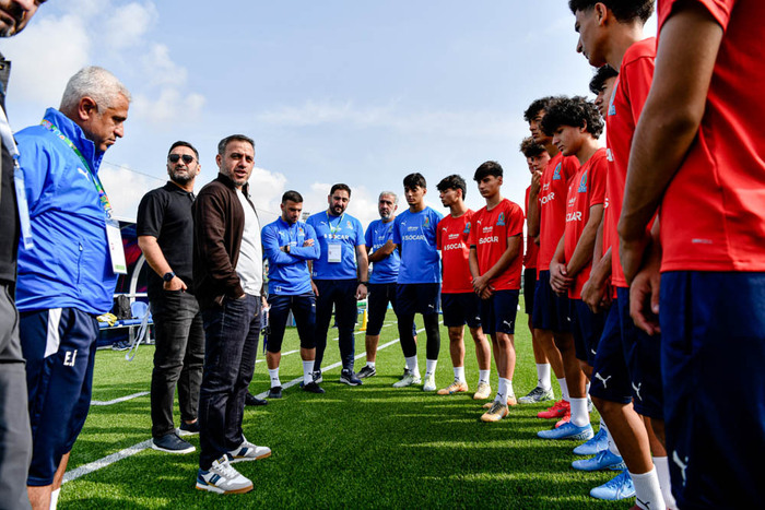 Ayxan Abbasov U-16 millimizə uğurlar arzulayıb}