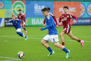 FIFA U-15 Dünya Çempionatı və Festivalında ikinci oyun gününün ilk yarısından maraqlı anlar